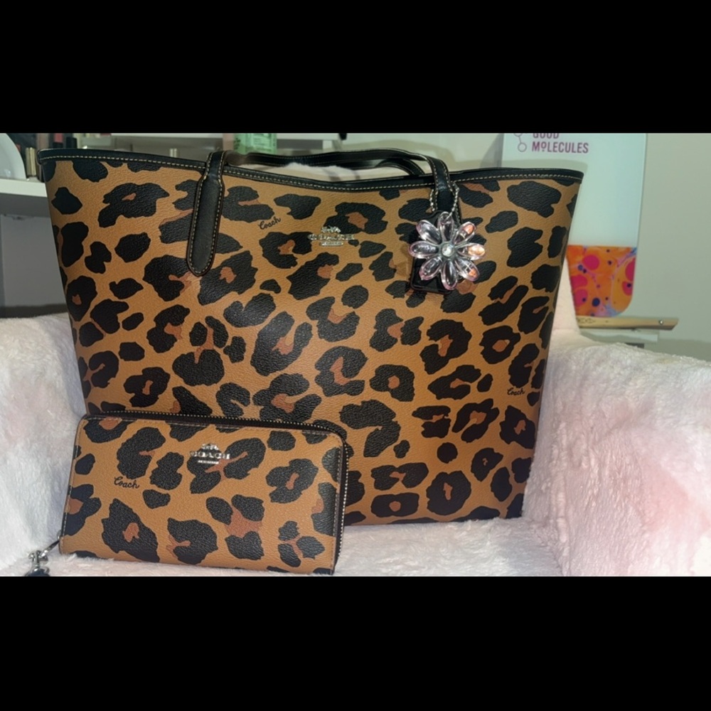 Cheetah print Coach city tote reversible signature canvas with wallet